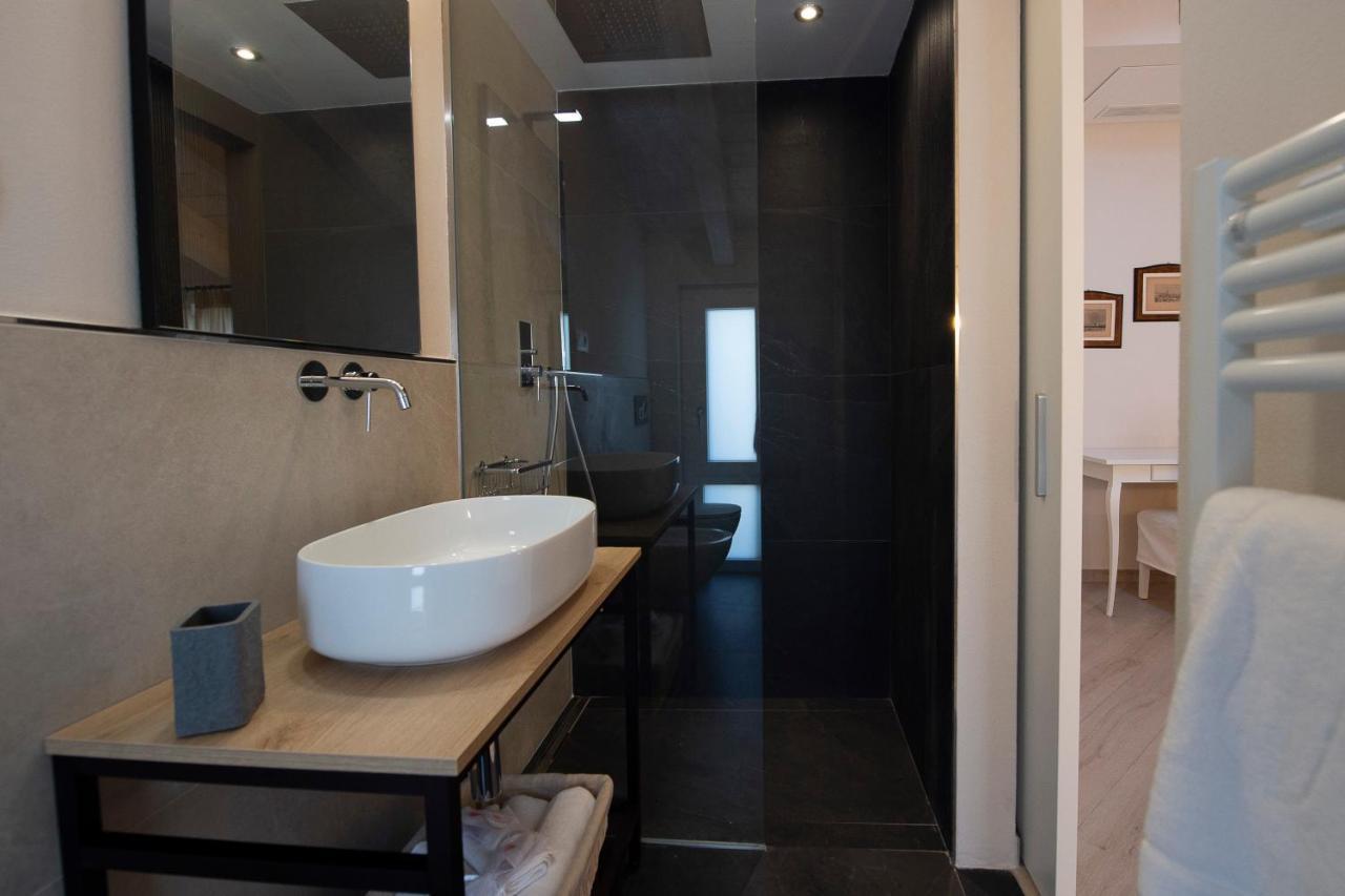 Villino Aliboni - Camere a 2 passi dal mare Marina Di Carrara Exterior foto