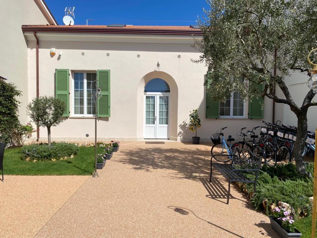 Villino Aliboni - Camere a 2 passi dal mare Marina Di Carrara Exterior foto