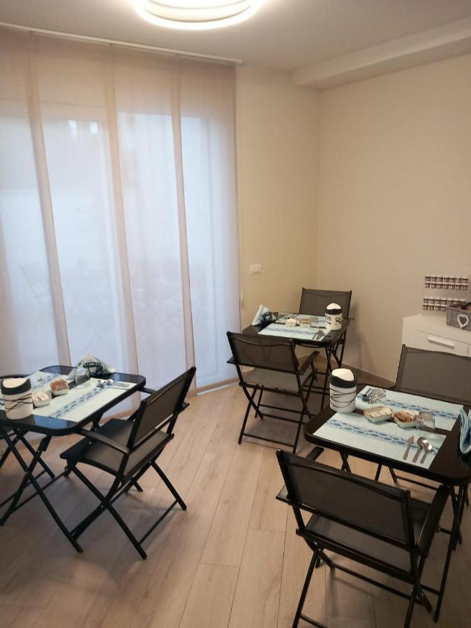 Villino Aliboni - Camere a 2 passi dal mare Marina Di Carrara Exterior foto