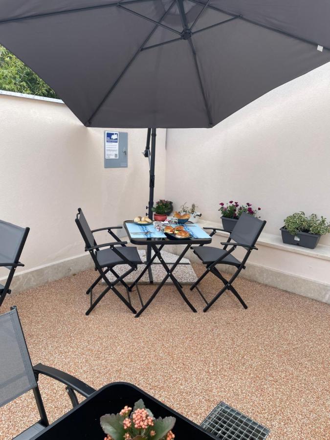 Villino Aliboni - Camere a 2 passi dal mare Marina Di Carrara Exterior foto
